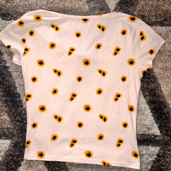 Sunflower Print Tee - Keyhole Bow-Tie Neck - Floral - Picture 3 of 4